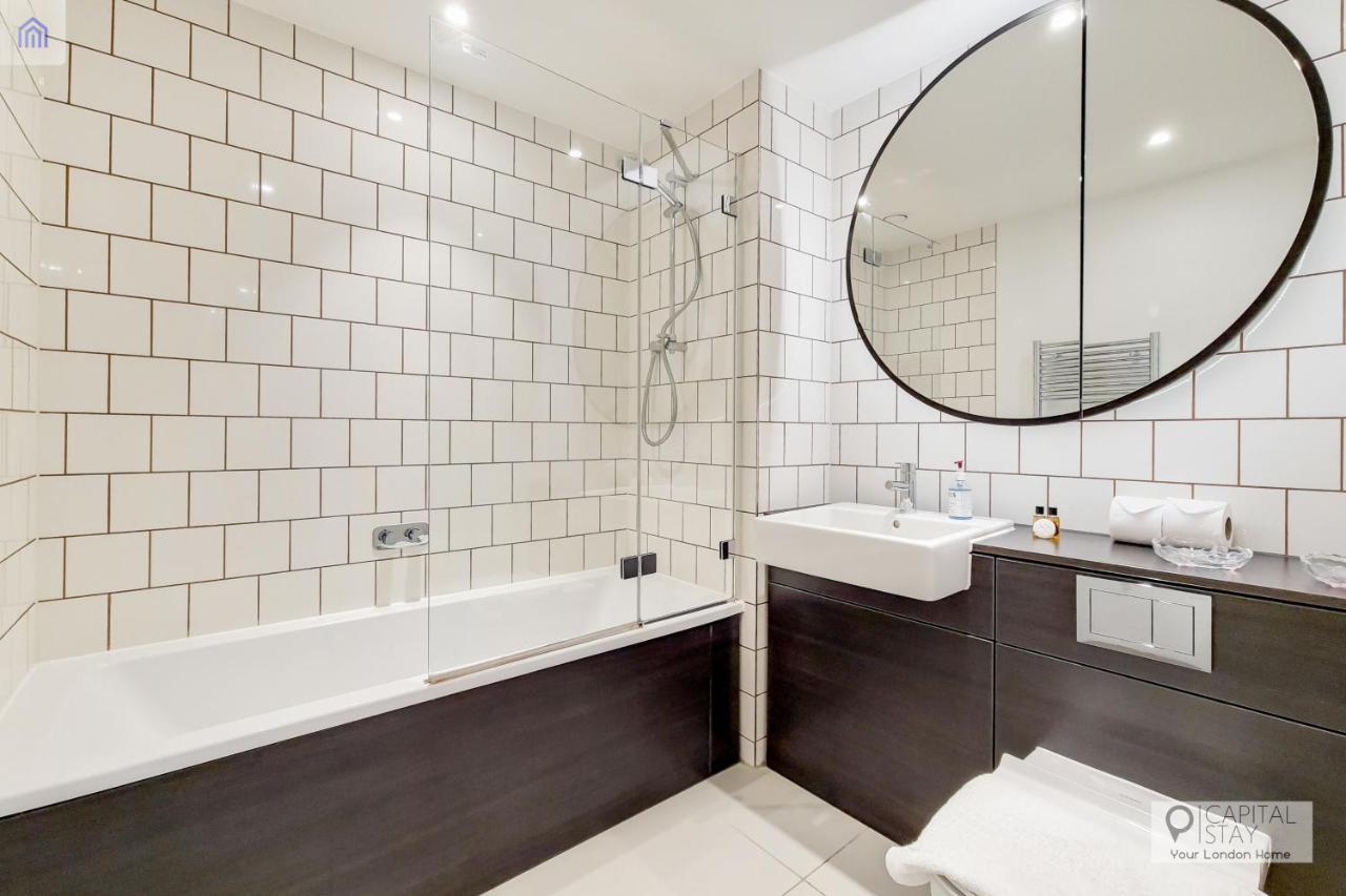 Deluxe One Bed Apartment By London Excel ภายนอก รูปภาพ